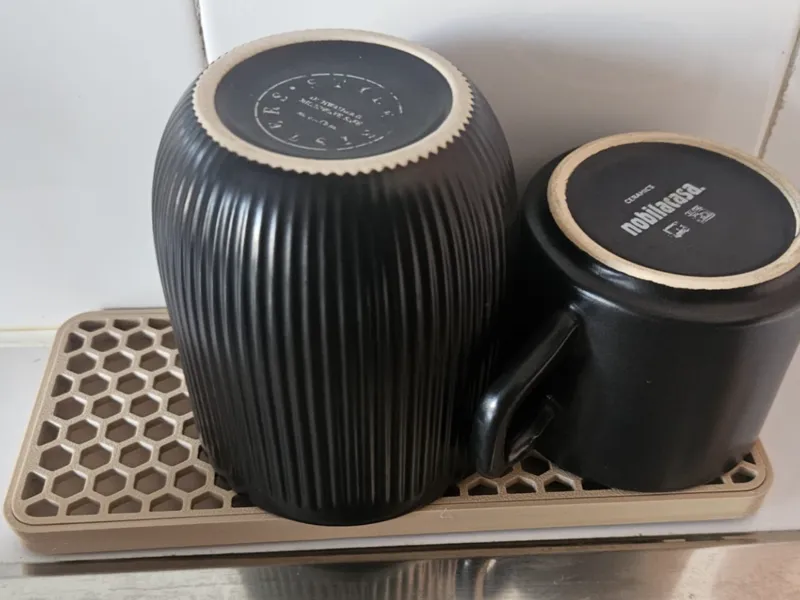 Honeycomb dryer for glasses