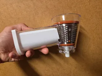 Juice extractor / veggie grater pusher