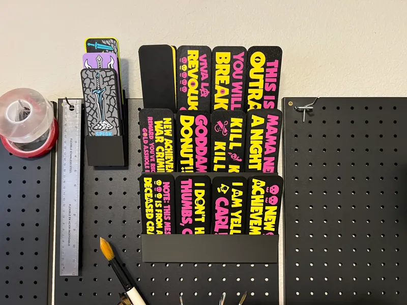 Bookmark Stand | Pegboard | Skadis | Peglock