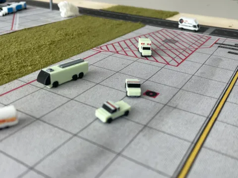 Modelo para impresión 3D: 1:400 Airport Emergency Vehicles — referencia de MakerWorld