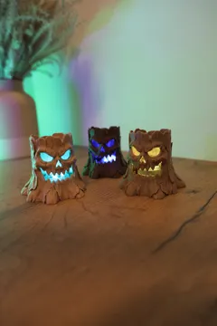 Tapa o cubierta: Spooky Stump – Halloween LED Light — vista de referencia 3