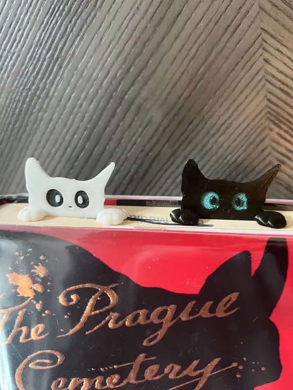 Marque-page chat qui observe