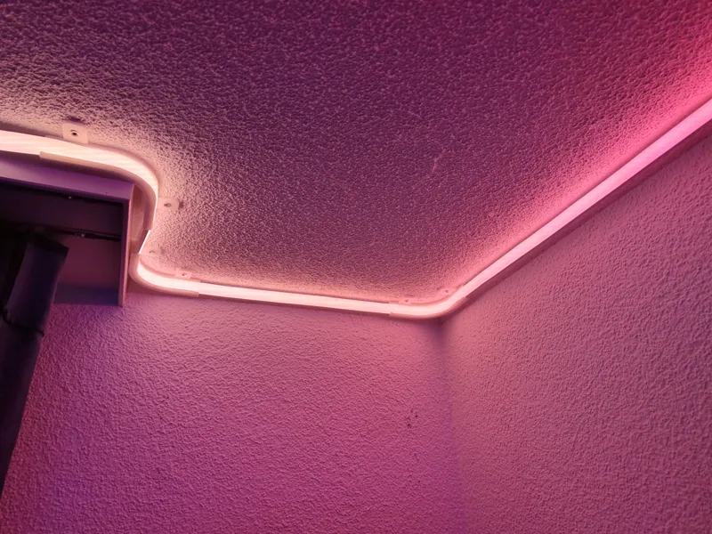 Philips Hue OmniGlow ceiling mounts