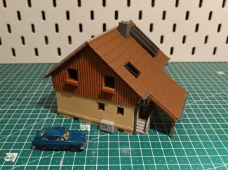 Modernes Einfamilienhaus mit Überdachung in H0