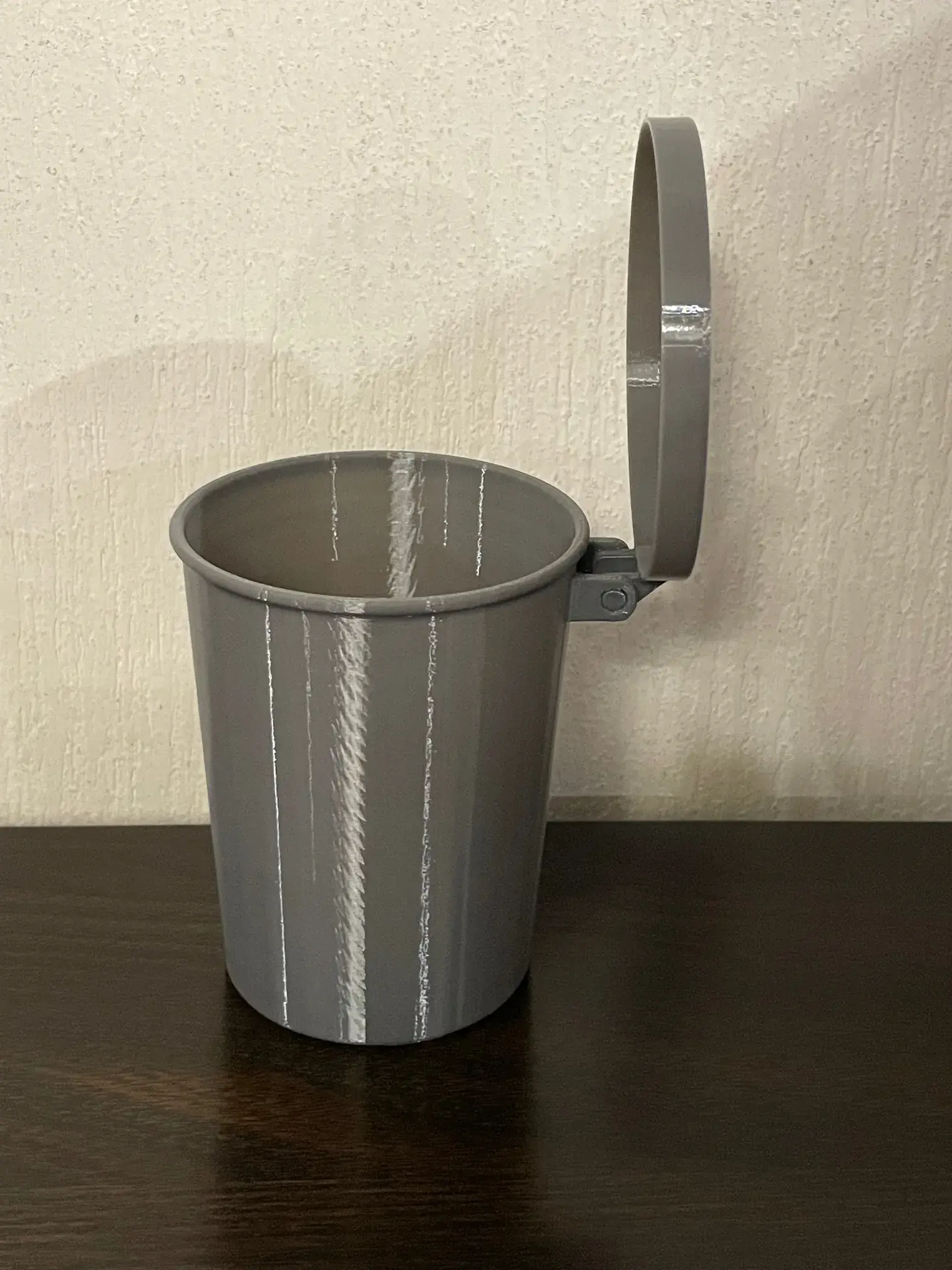 Miniatura 5 do modelo 3D 车载垃圾桶 桌面垃圾桶