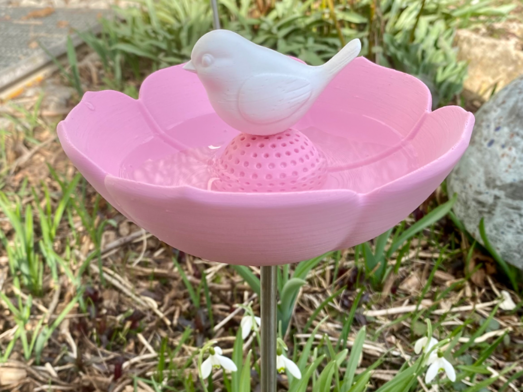 Miniatura 1 do modelo 3D Vogelbad Vogeltränke Vogel Blume