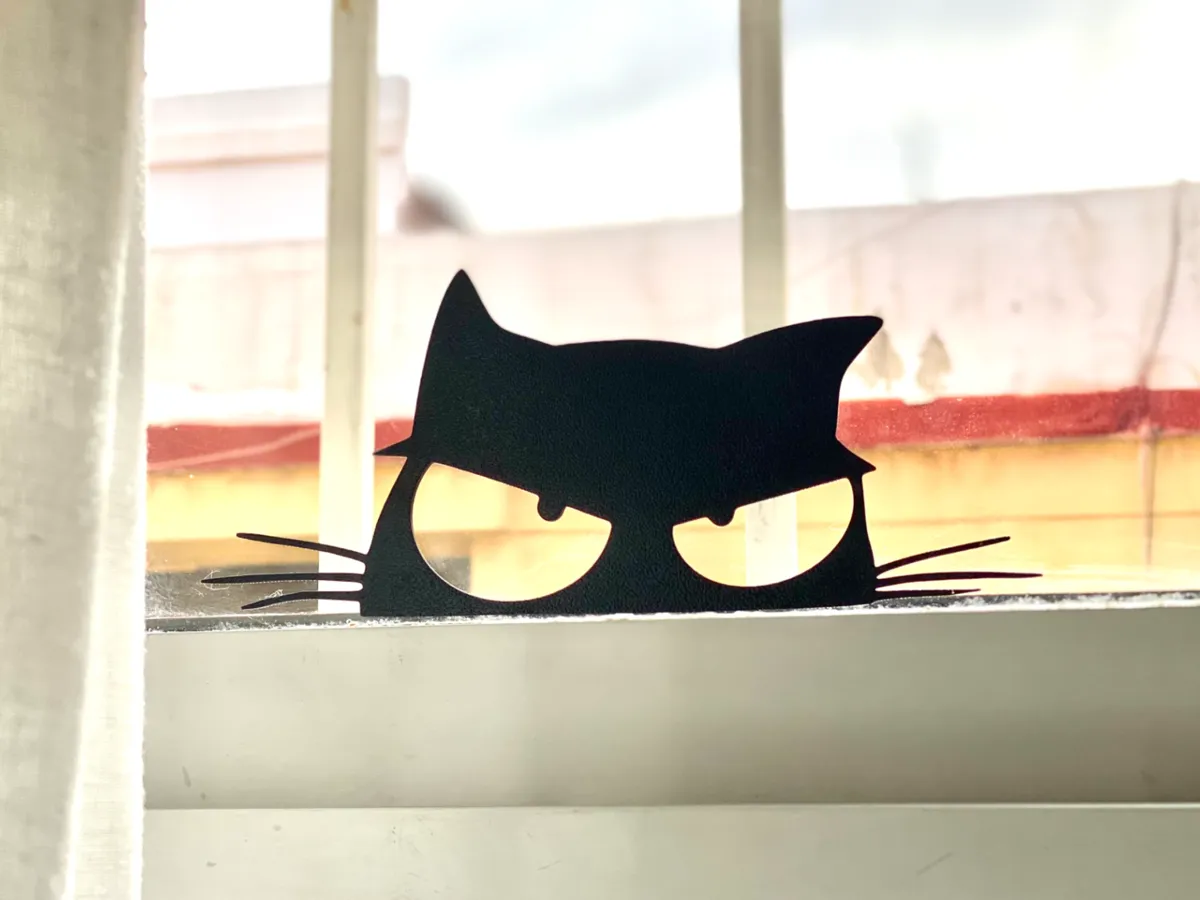 Chat espion — déco murale