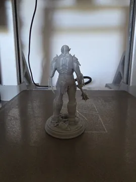 Figura decorativa: Azog the Defiler – Pale Orc Commander — vista de referencia 5