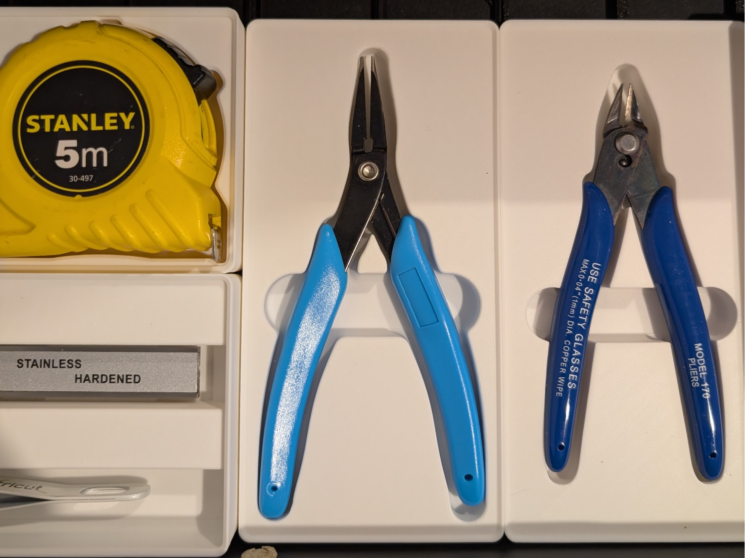 Precision Needle Nose Pliers Bin (Gridfinity 2x4)