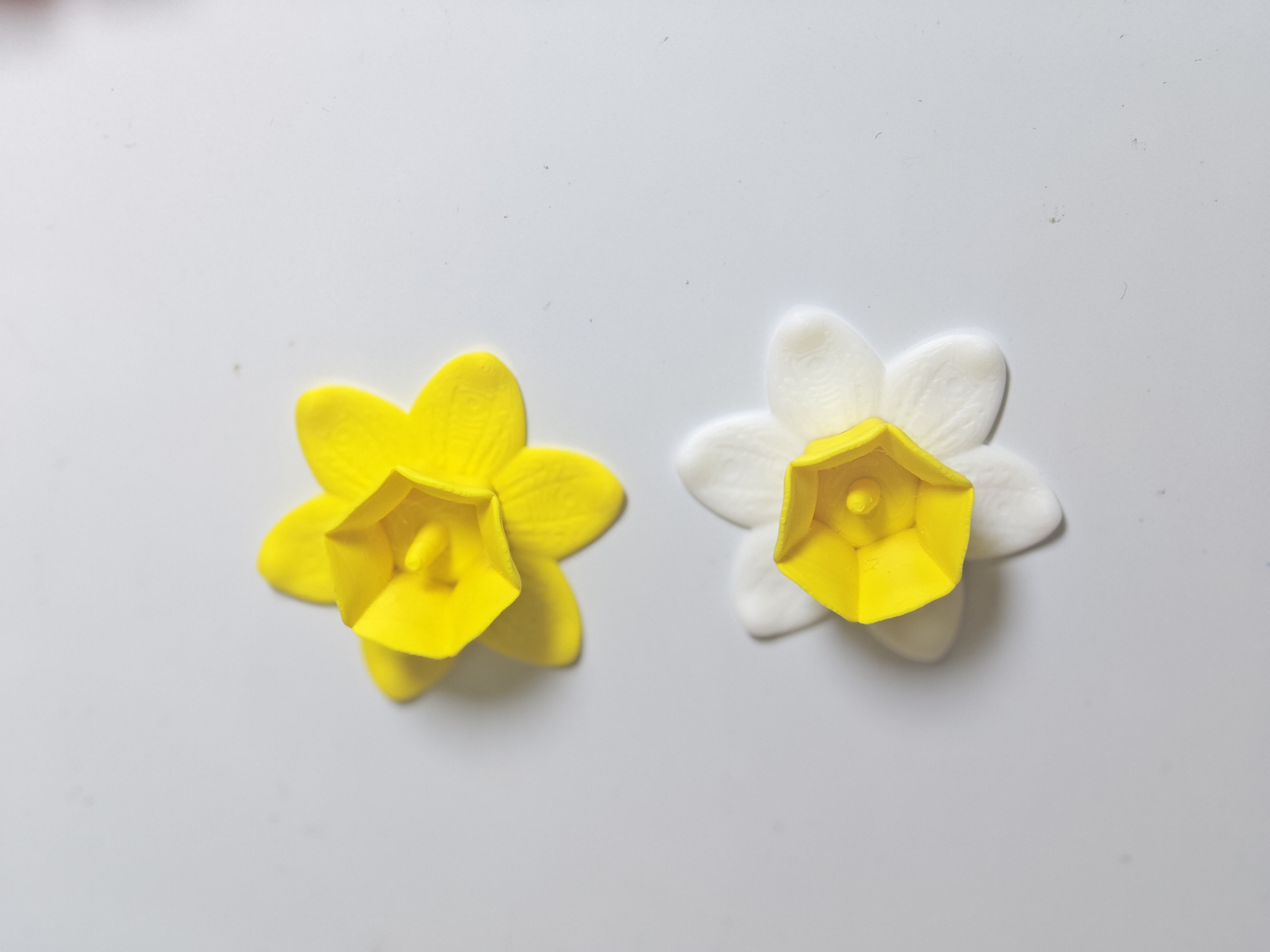 Miniatura 1 do modelo 3D 花花立体冰箱贴-水仙花-芙蓉花-荷花=菊花-山茶花等