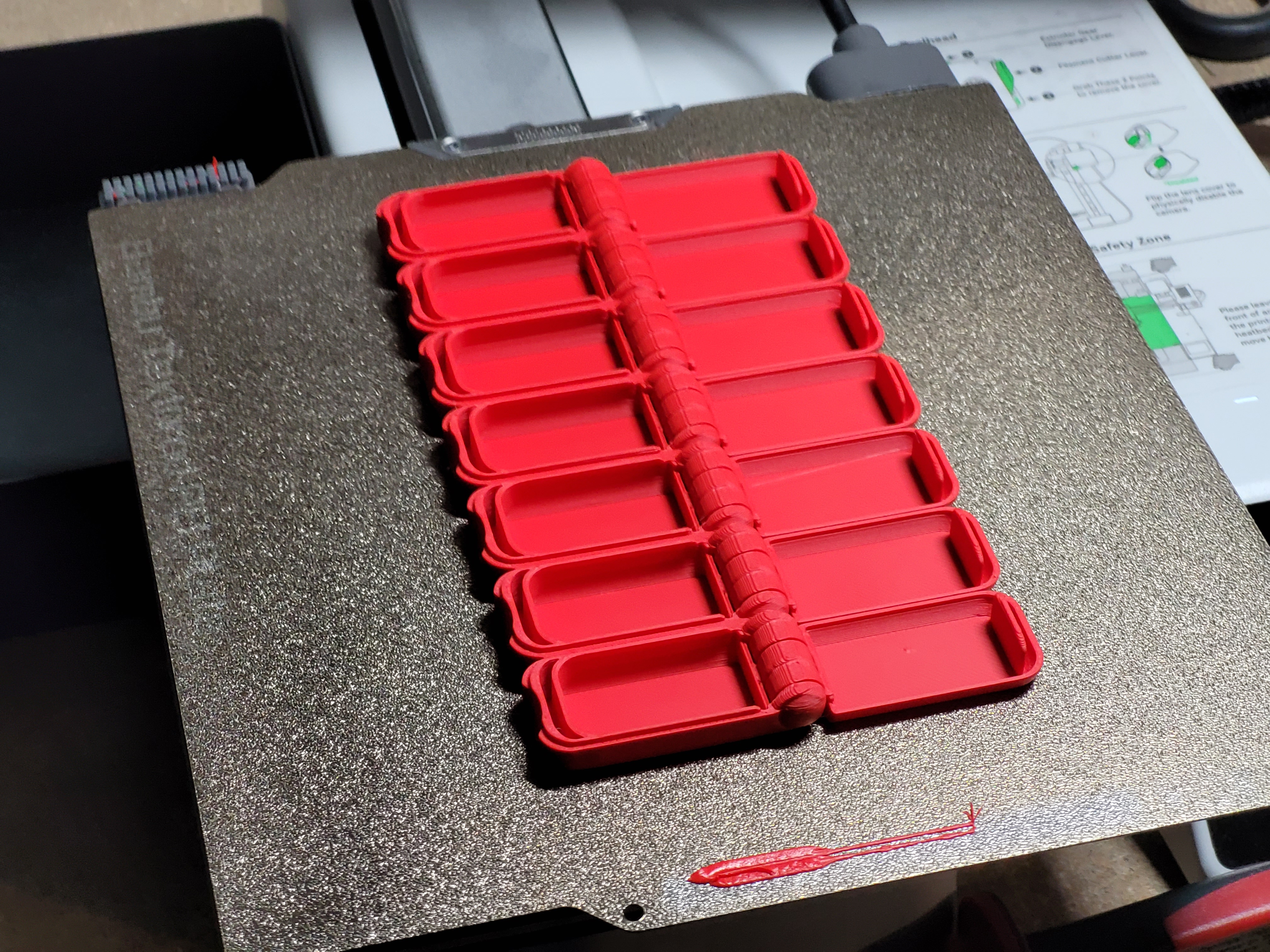 Miniatura 1 do modelo 3D Weekly pill box with separate compartments
