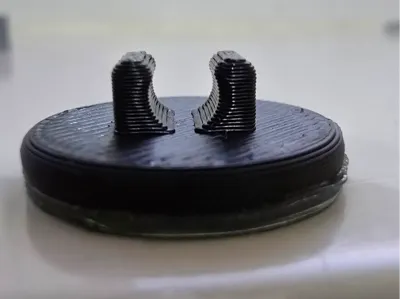 Adhesive base with clip for 4mm PTFE tube