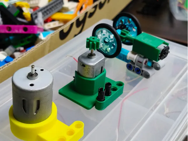 Motor Casing and Gear Set with brick adaptor