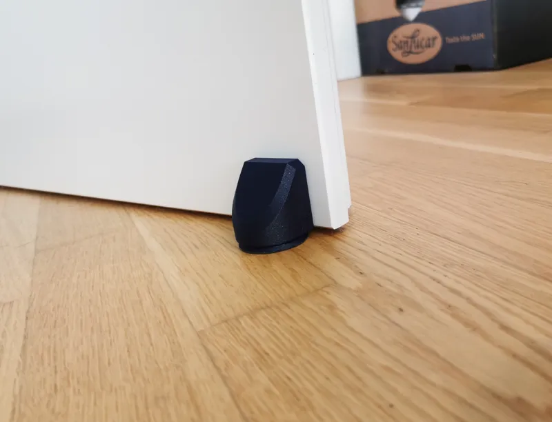 Q.M.D - Quick Magnetic Doorstopper