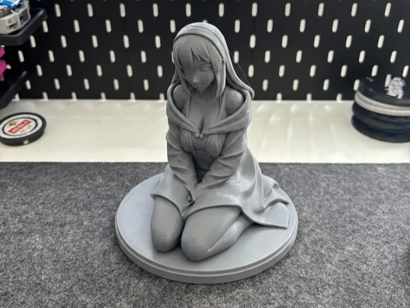 Kneeling Anime Girl | Premium Desk Statue