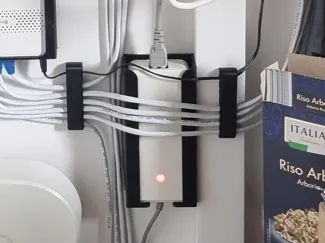 Freeplug wallmount