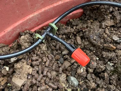 Irrigation Pot Holder