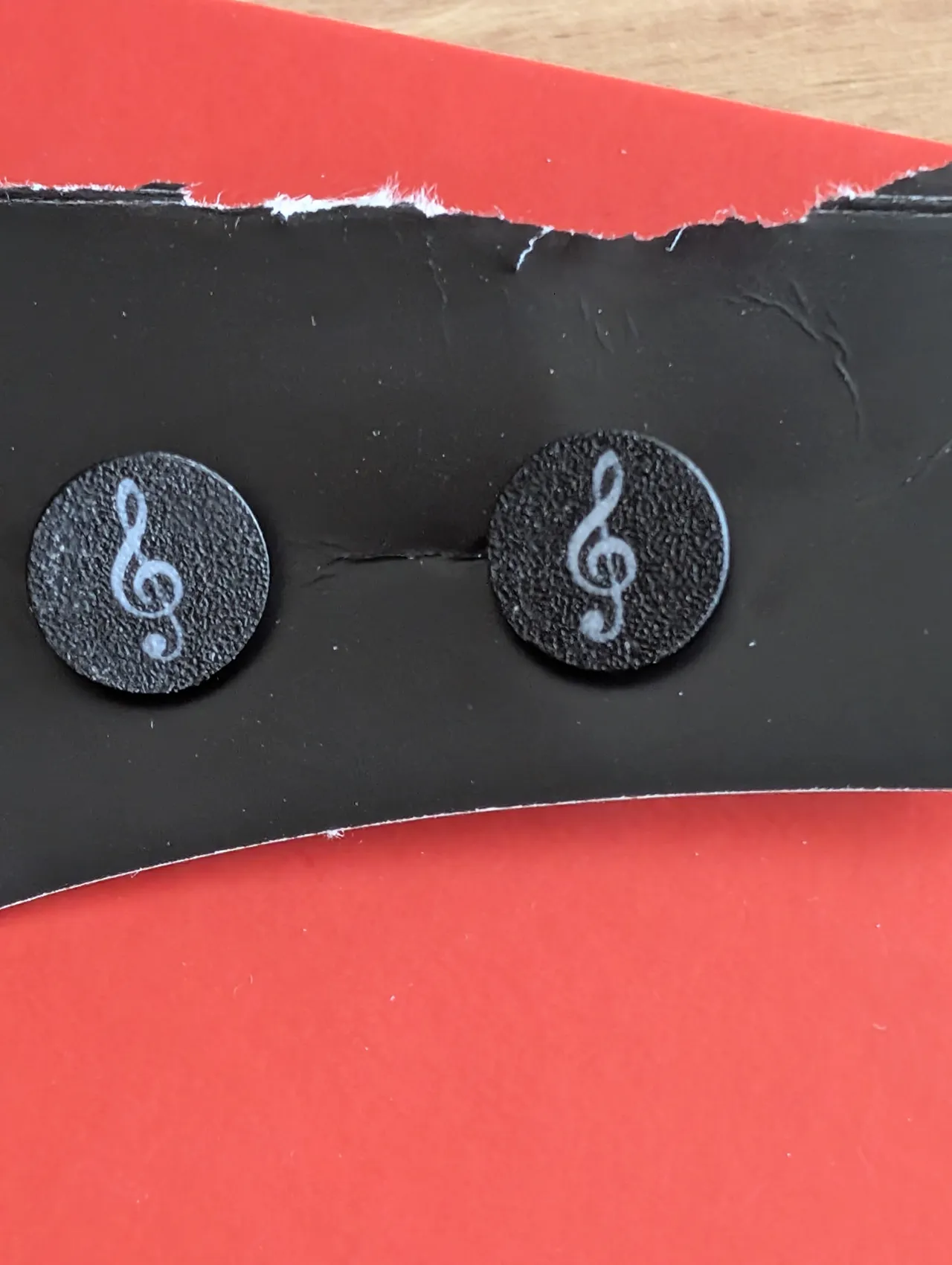 Clef stud earring (0.2 nozzle) view 2