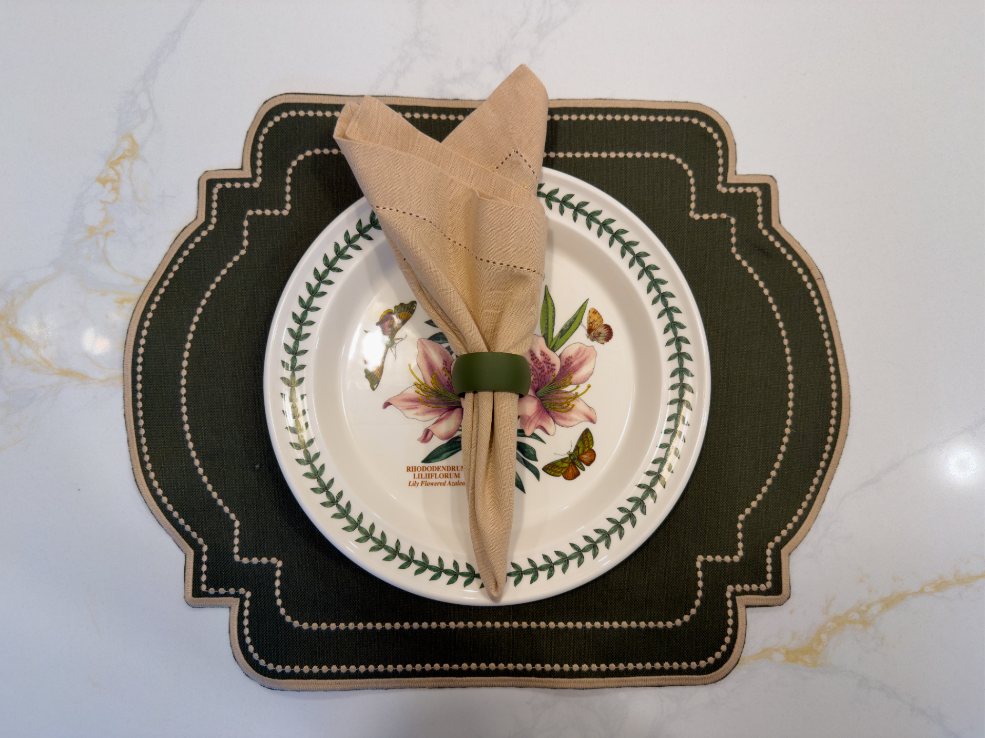LAGO Modern Napkin Holder / Napkin Ring