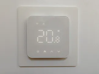 Adattatore e placca termostato Meross Refoss