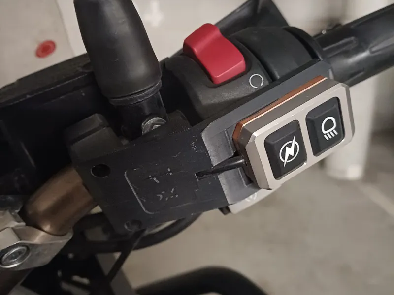BMW G310GSG310R – commande pour feux longue portée