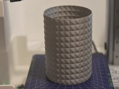 faceted brush holder