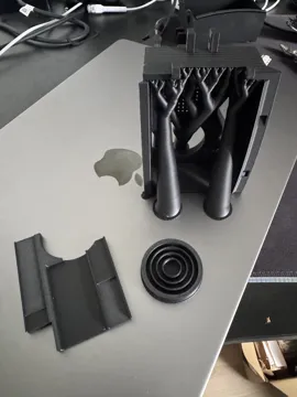 Modelo para impresión 3D: R2D2 charging bay — vista de referencia 3