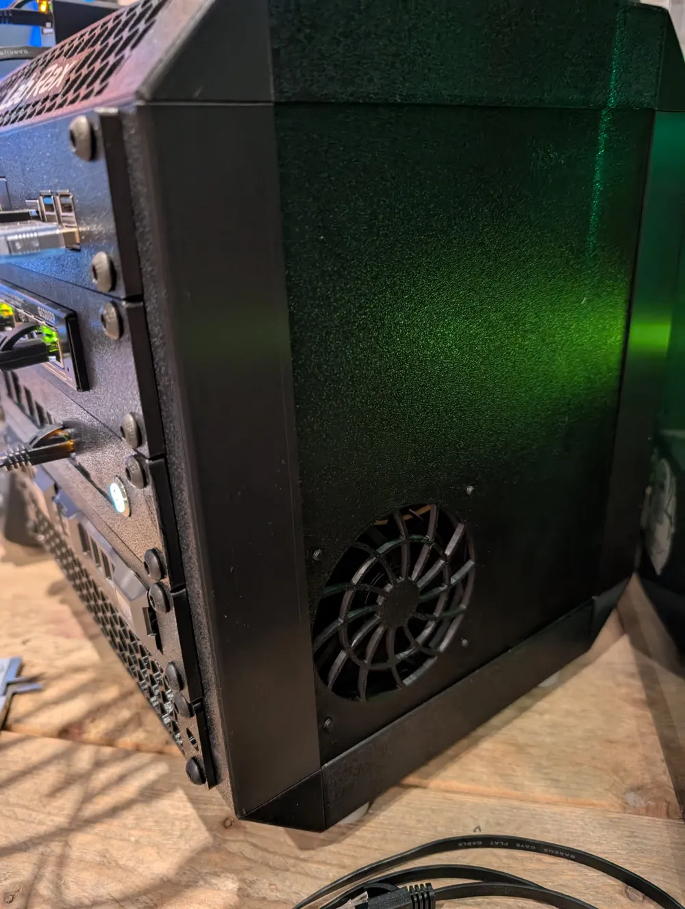 Side Panel 80mm fan (Left+Right) Lab Rax 10 inch - Free 3D Print Model ...