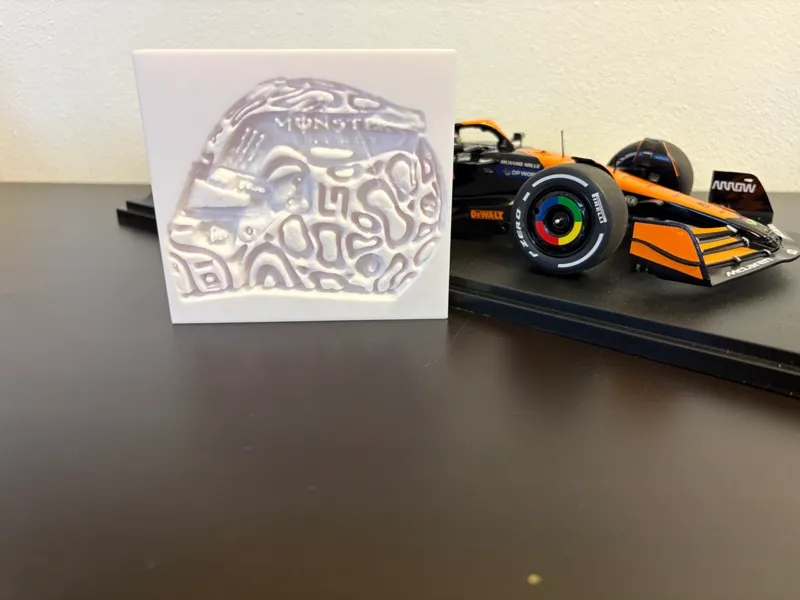 Casco Lando Norris 2025