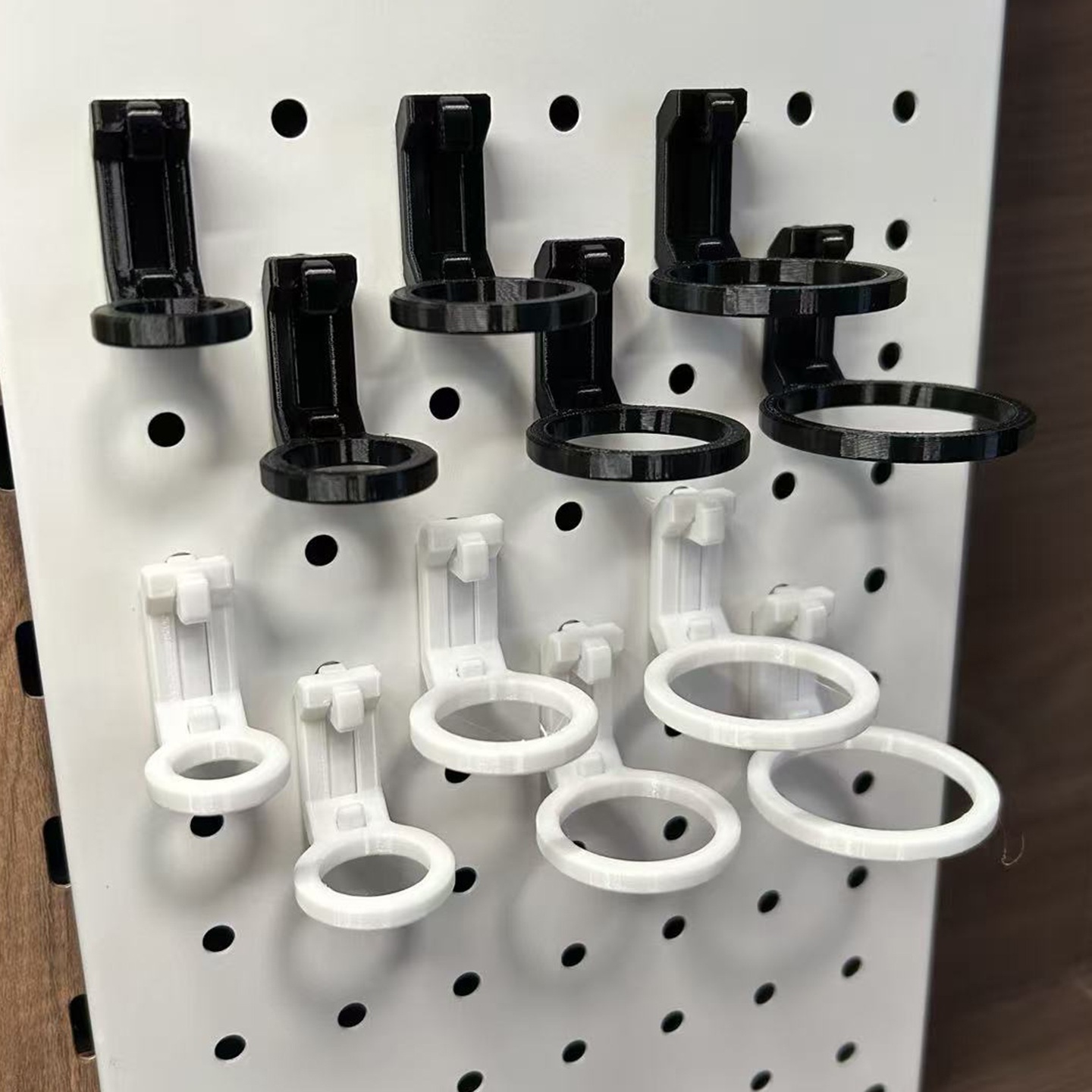 Miniatura 8 do modelo 3D 孔距25 直径6圆孔洞洞板 挂钩大全