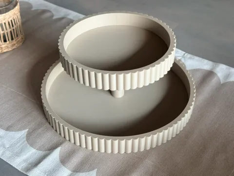 Soporte: Two-Tier Scalloped Serving Stand — referencia de MakerWorld