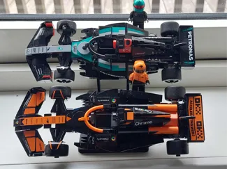 F1 Speed Champions Minifigure Display