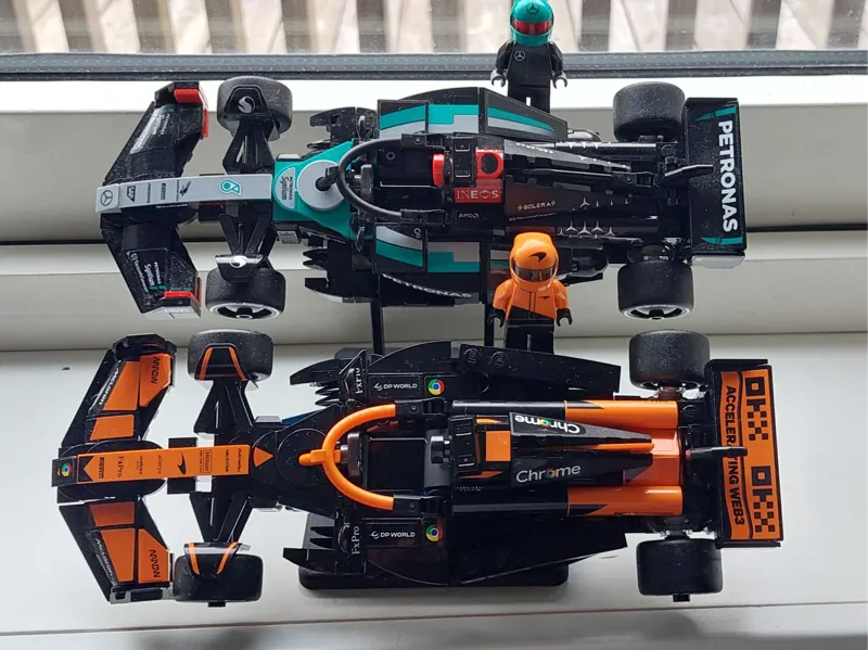 F1 Speed Champions Minifigure Display