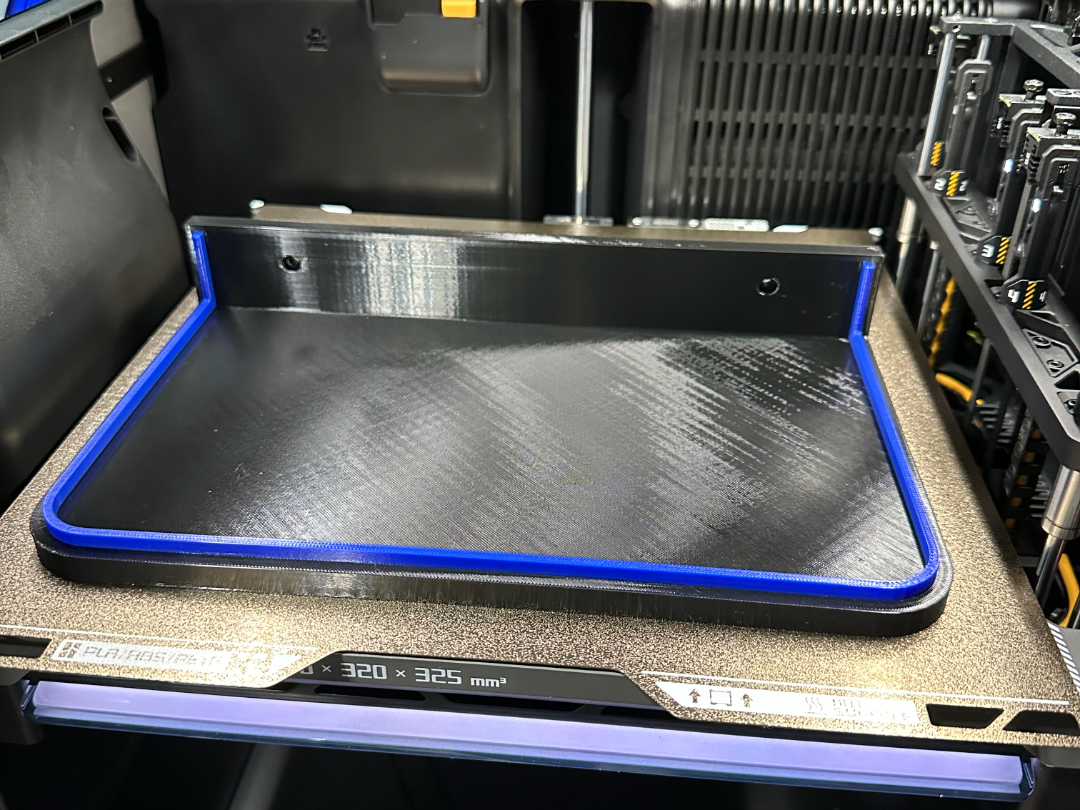 Simple Wall Shelf w/accent color