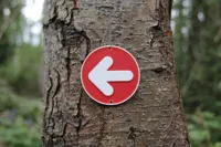 Sept balises de sentier de randonnée — photo 4