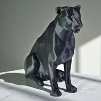 Sculpture décorative de lionne low poly — photo 5