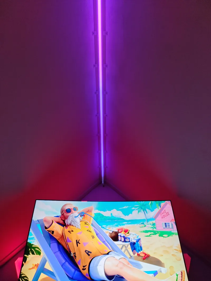 Ledstrip holder for a 90 degree angle
