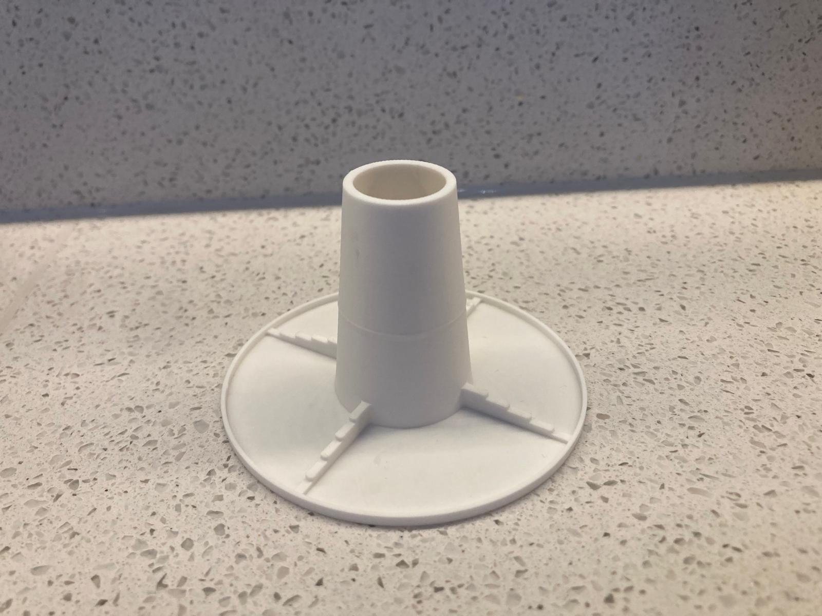 Miniatura 1 do modelo 3D lightweight stackable bottle drainer