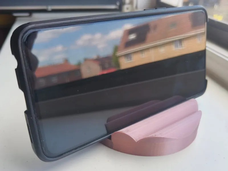 Ridged phone stand