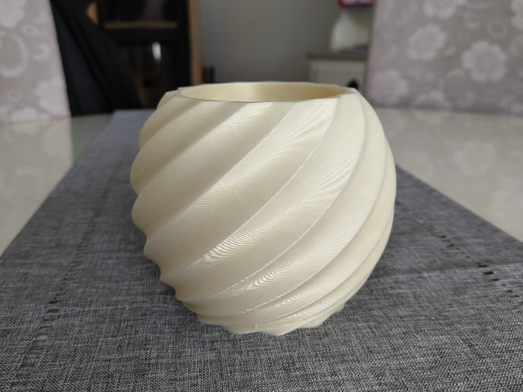 Spiral Plant Pod/Bucket 