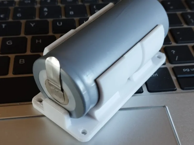 Parametric battery holder 32700