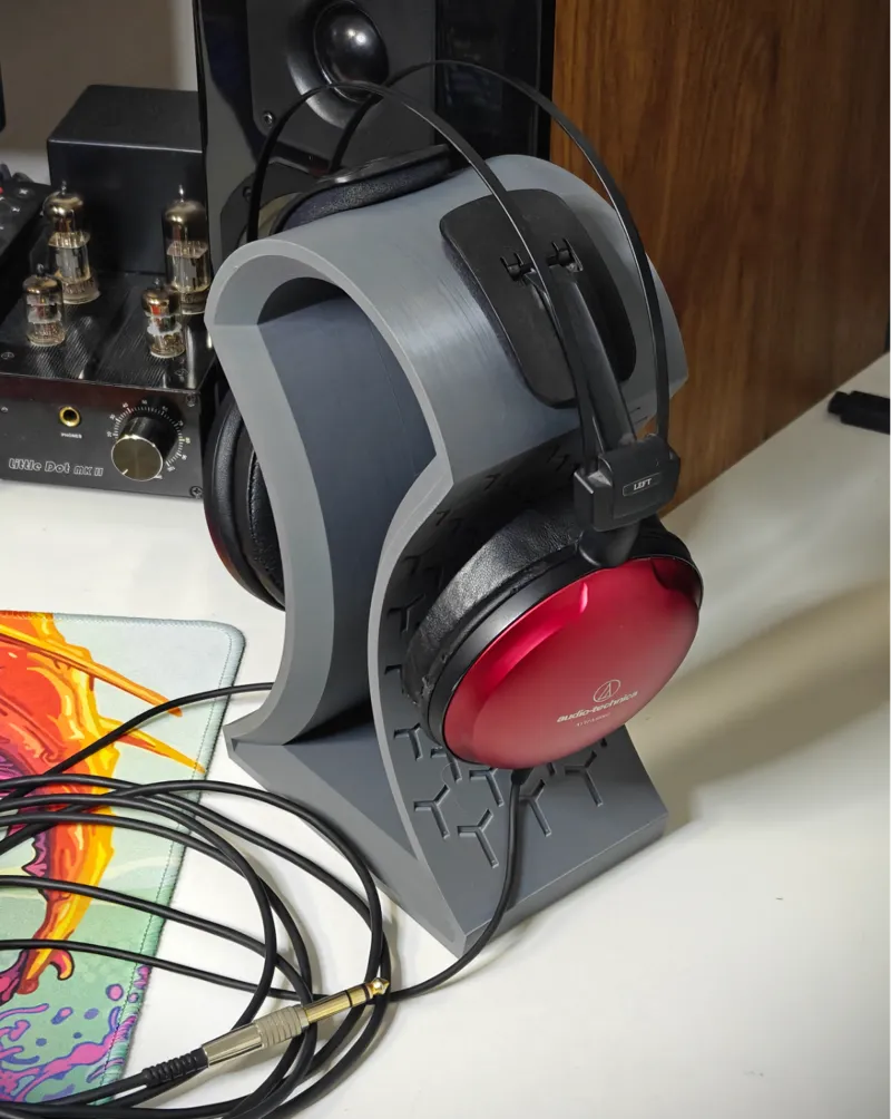 Headphone stand
