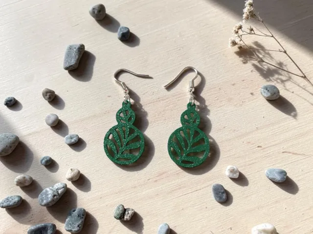 Plant in circles earrings