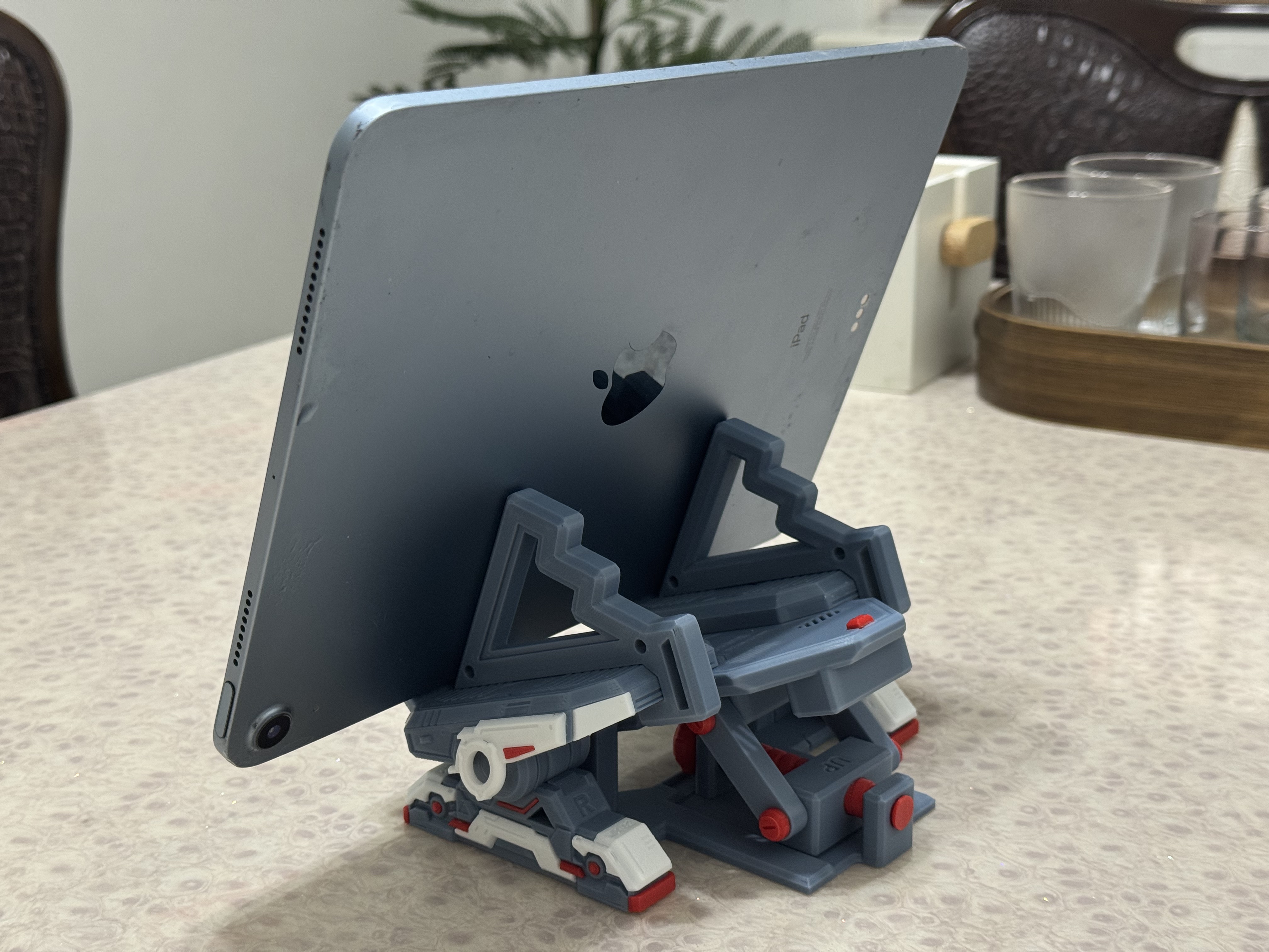 Miniatura 2 do modelo 3D 机甲风办公室脚踏垫脚凳配同款手机平板Ipad支架桌搭-角度可调节