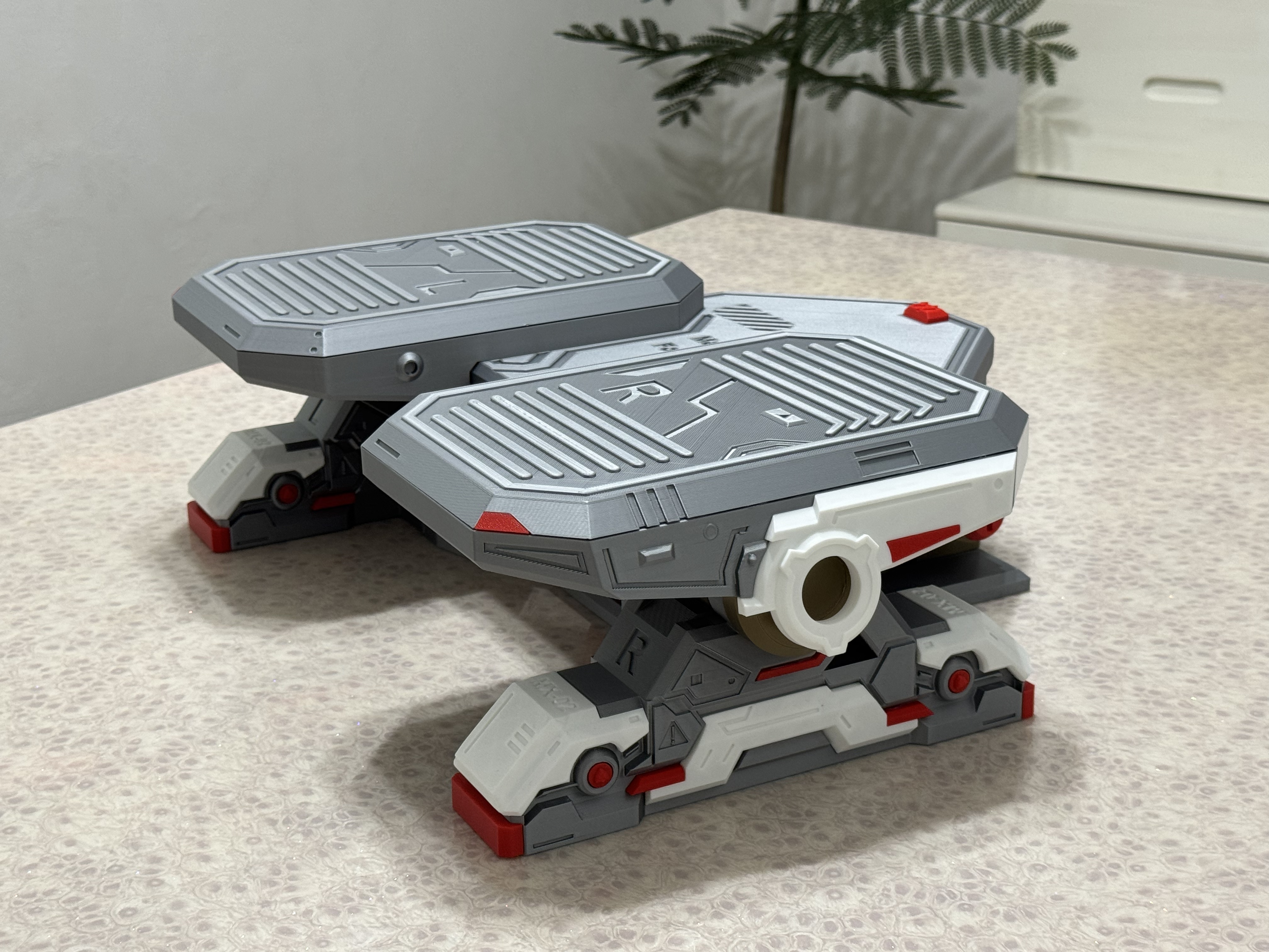 Miniatura 1 do modelo 3D 机甲风办公室脚踏垫脚凳配同款手机平板Ipad支架桌搭-角度可调节
