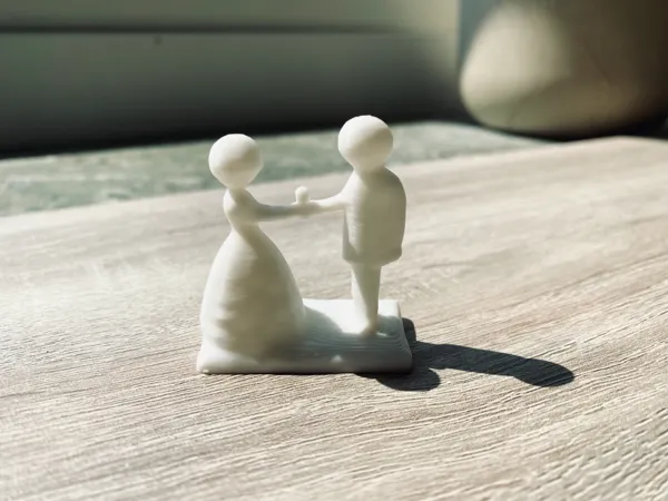 Statuette de couple de mariés