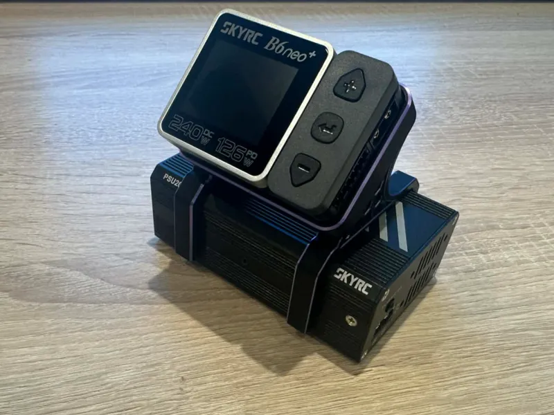 Skyrc B6neo+ charger stand