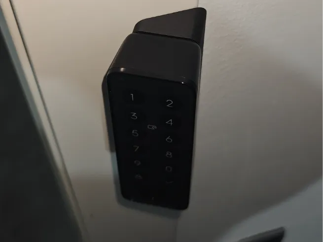 SWITCHBOT keypad angled bracket