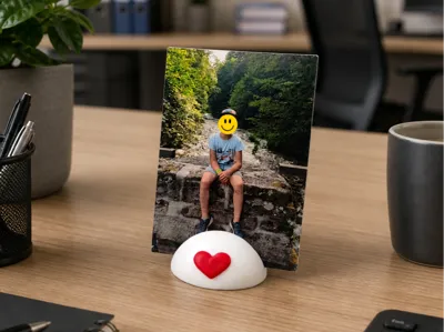 Photo stand with heart