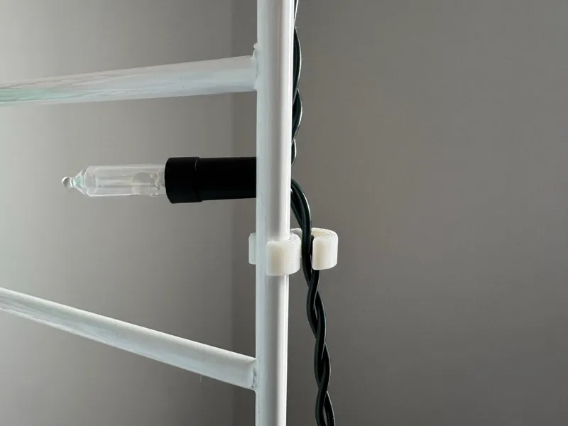 Cable clips for String shelving units